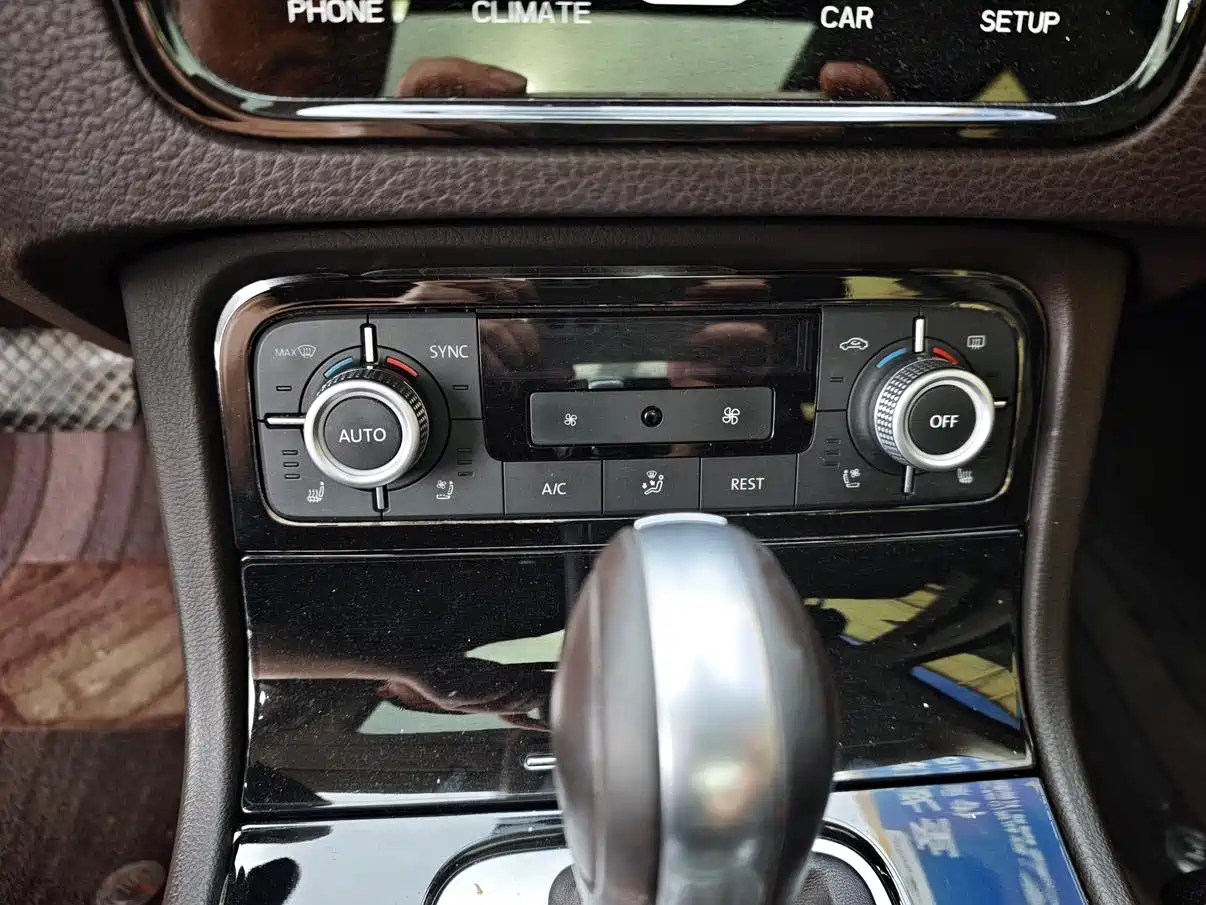 Volkswagen Touareg 2017 3.0TSI Explorer Edition фото 15