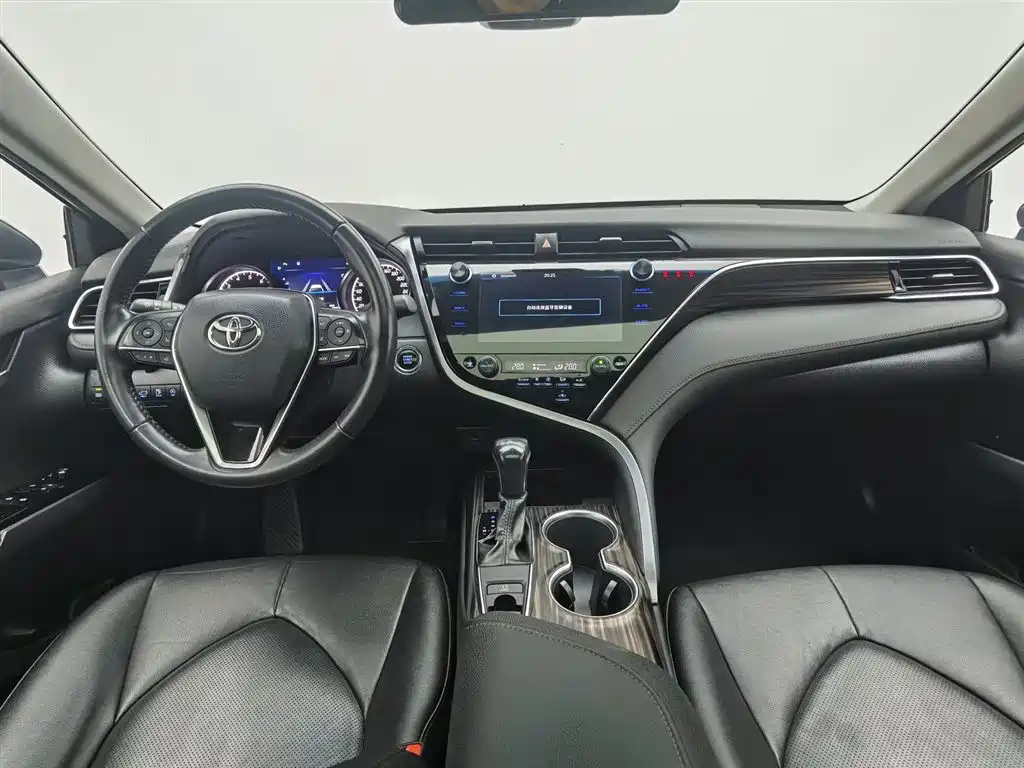Toyota Camry 2019 Facelift 2.0G Luxury Edition фото 5
