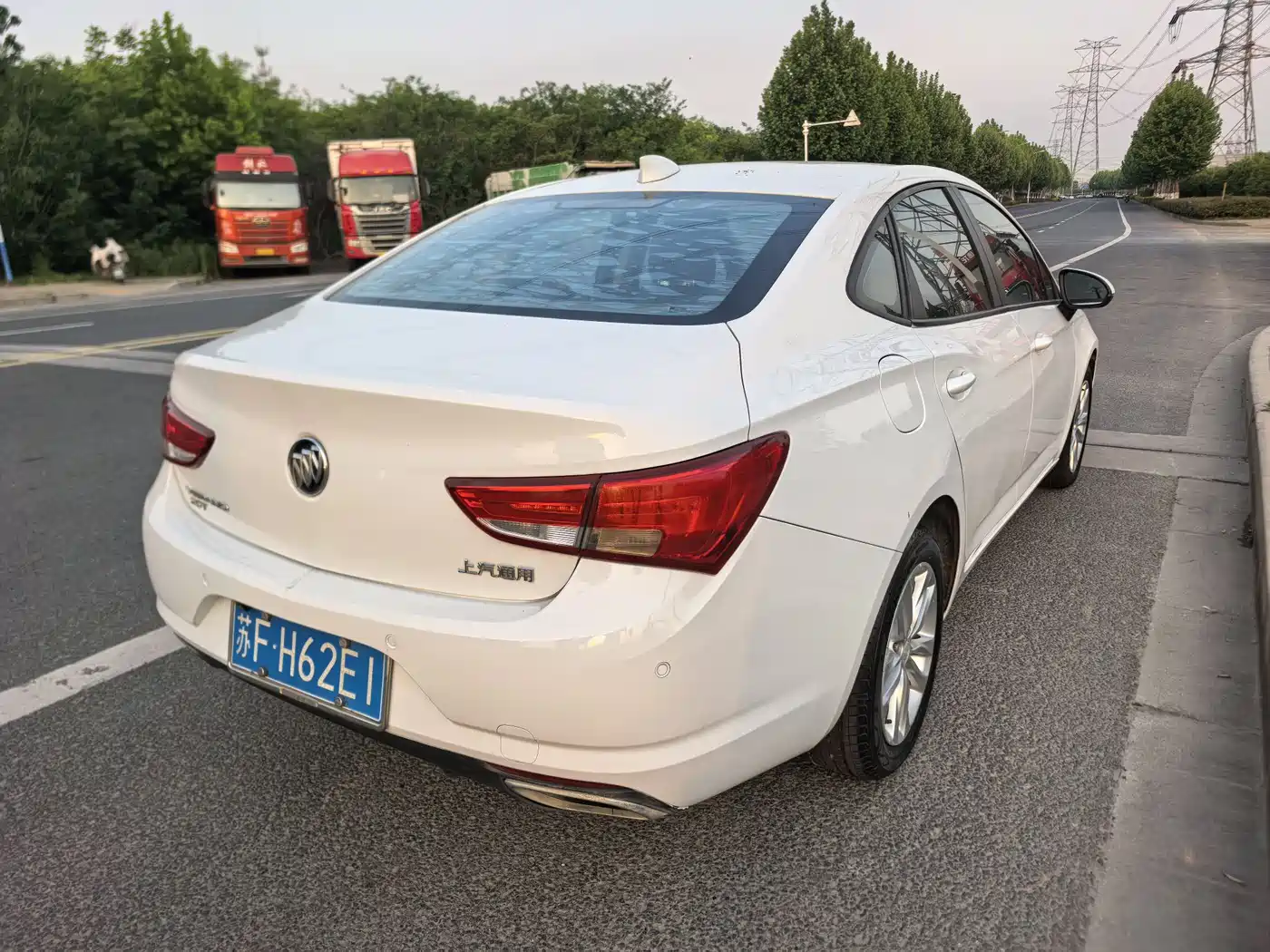 Buick Verano 2018 Sedan 20T Dual Clutch Leading фото 9