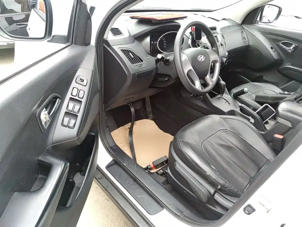 Hyundai Beijing Hyundai ix35 2015 2.0L Automatic 2WD Comfort China V фото 16