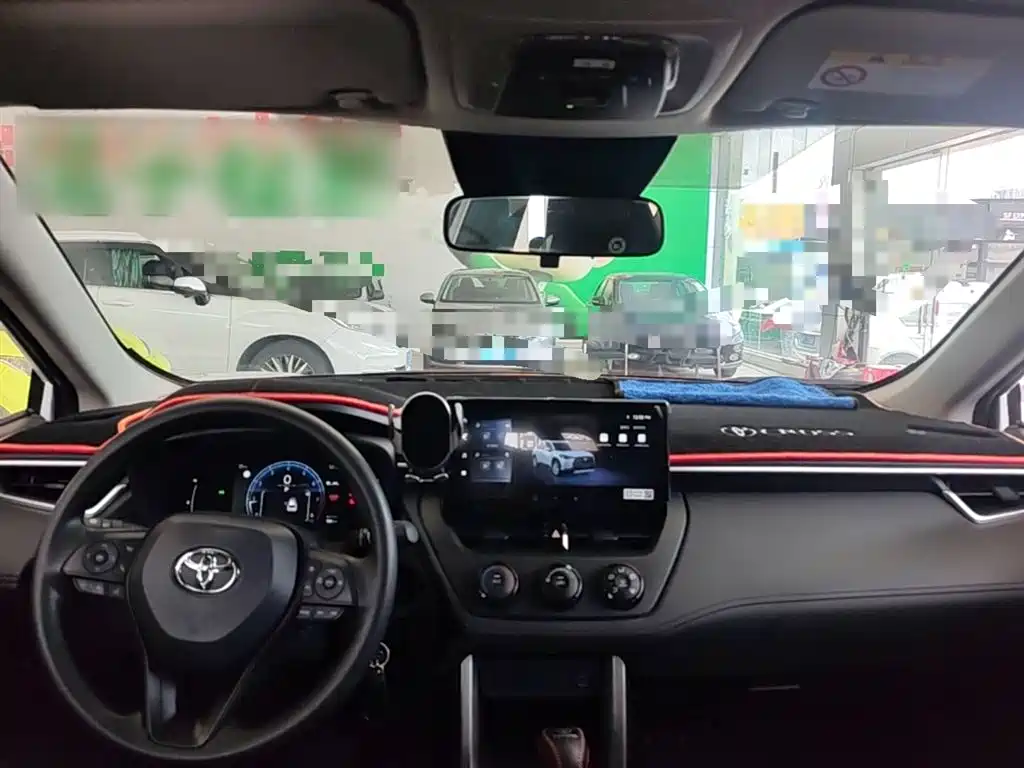 Toyota Corolla Cross 2024 Model 2.0L Pioneer Edition фото 10