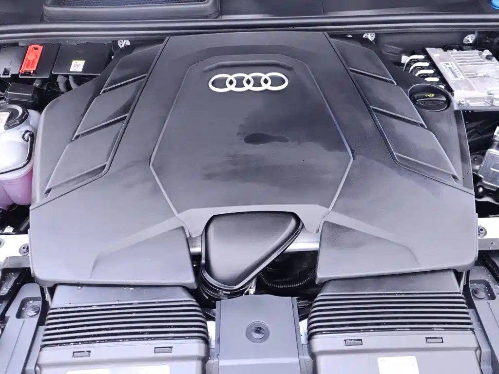 Фото 24 - Audi Q7