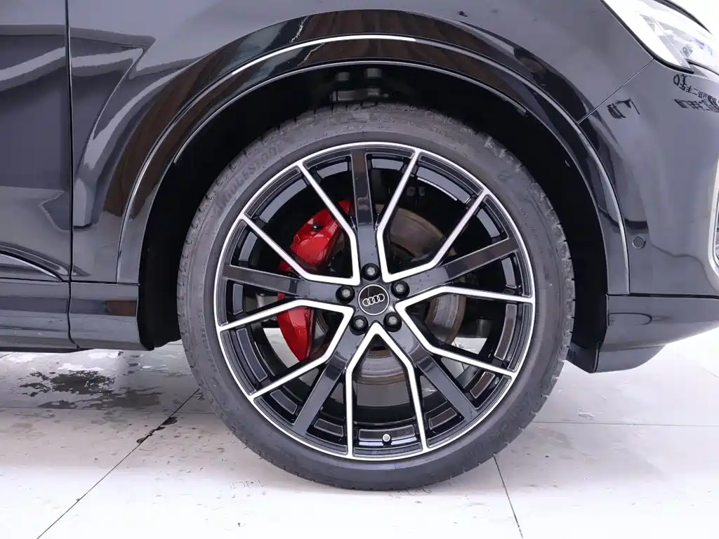 Фото 6 - Audi Q7