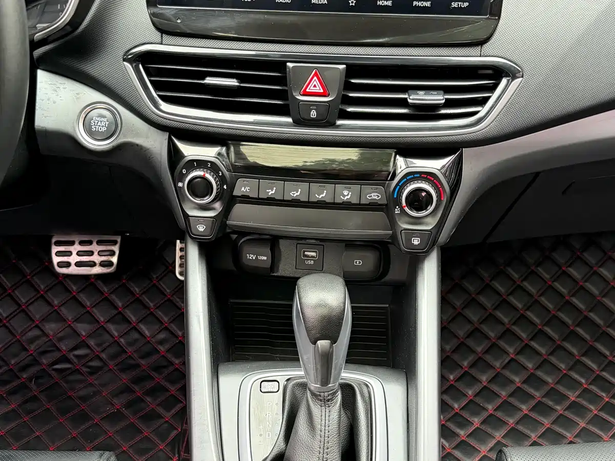 Hyundai Fista 2019 280TGDi Sport Edition China VI фото 9
