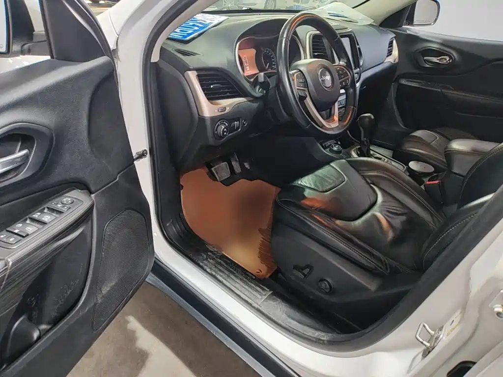 Jeep Cherokee (Import) 2014 2014 2.4L Luxury