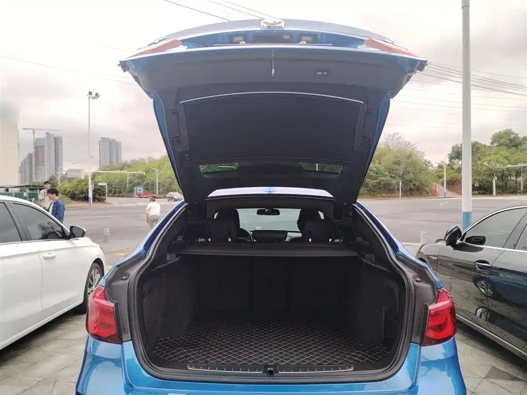 BMW 3 Series GT 2019 320i M Sport Package фото 19