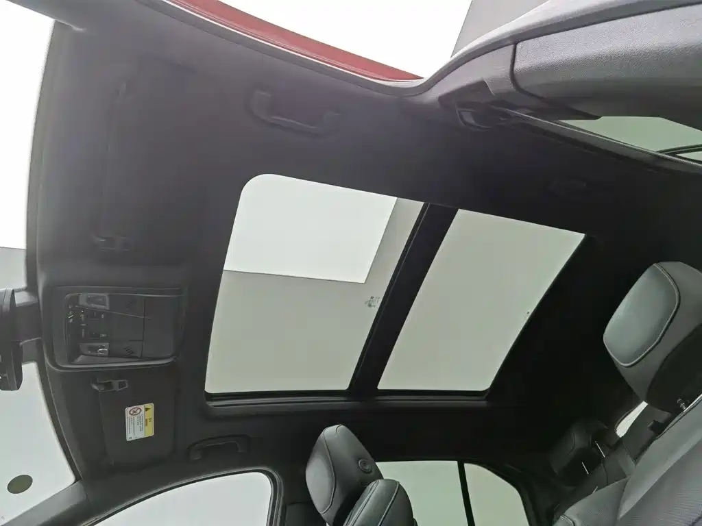 Фото 14 - Cadillac XT4