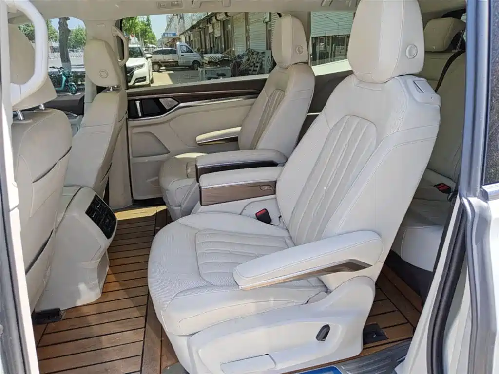 Volkswagen Viloran 2020 330TSI Luxury Edition фото 17