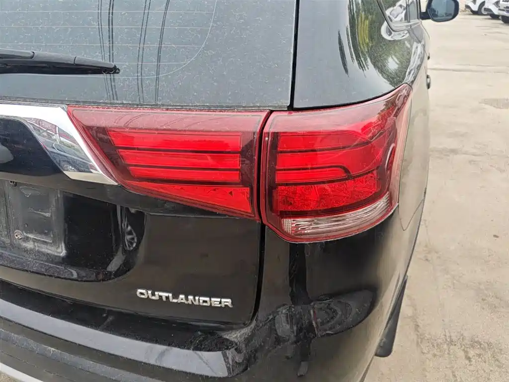 Mitsubishi Outlander 2018 2.0L 2WD Glory Edition 5-seater фото 24
