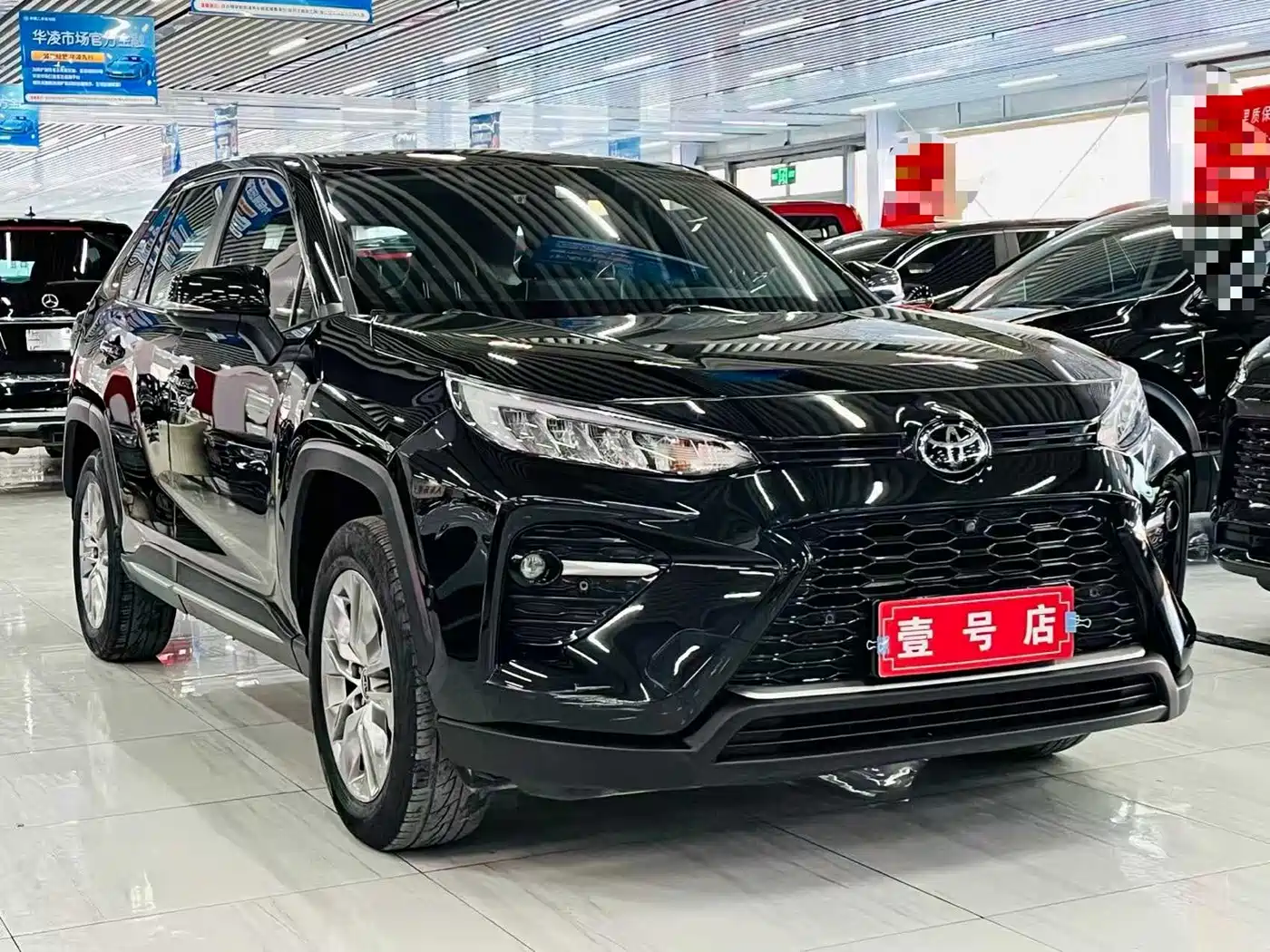 Toyota Wildlander 2022 2.0L CVT AWD Luxury PLUS Edition фото 3