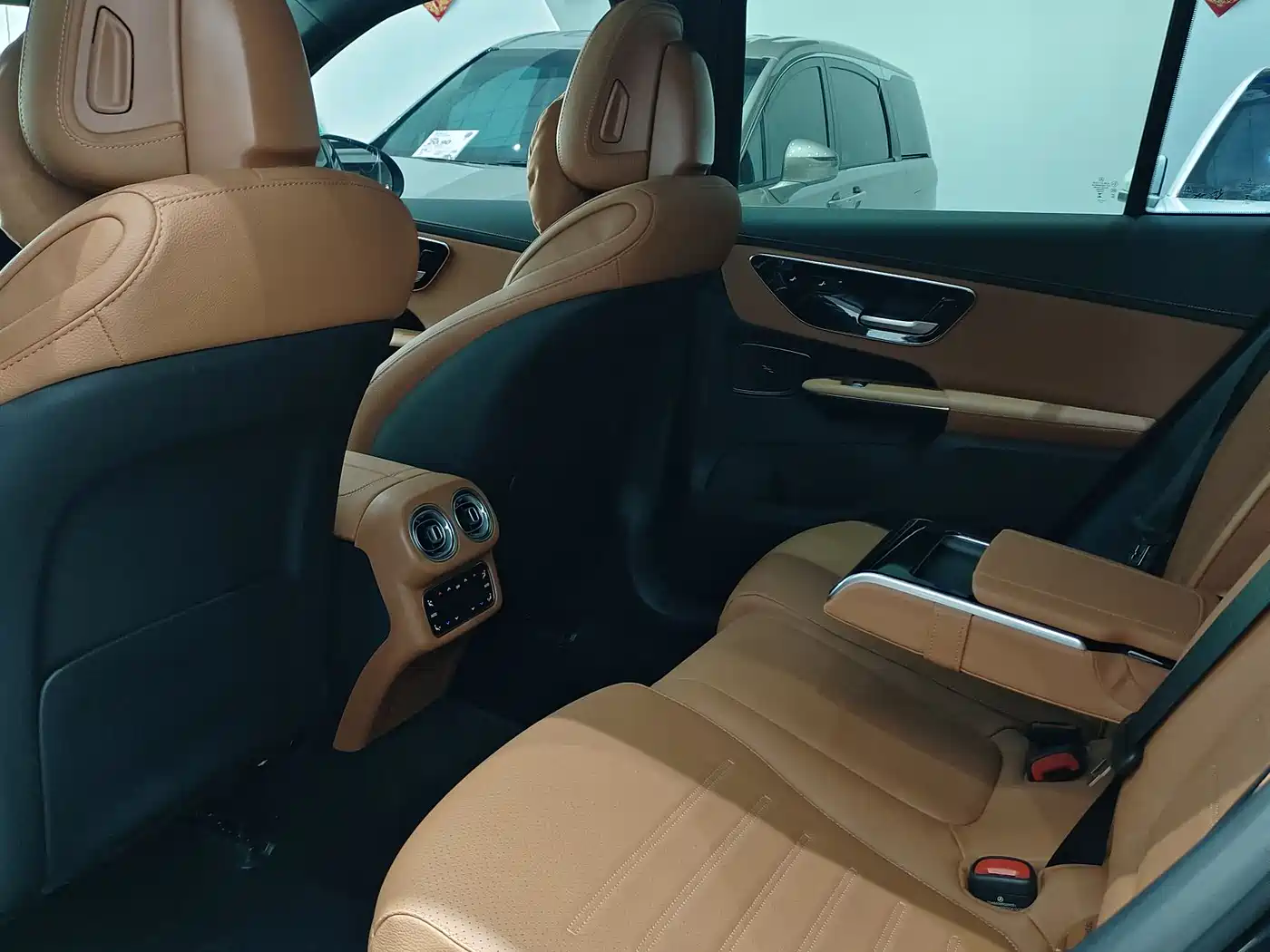 Mercedes-Benz GLC 2025 GLC 300 L 4MATIC Dynamic 5-seater фото 8