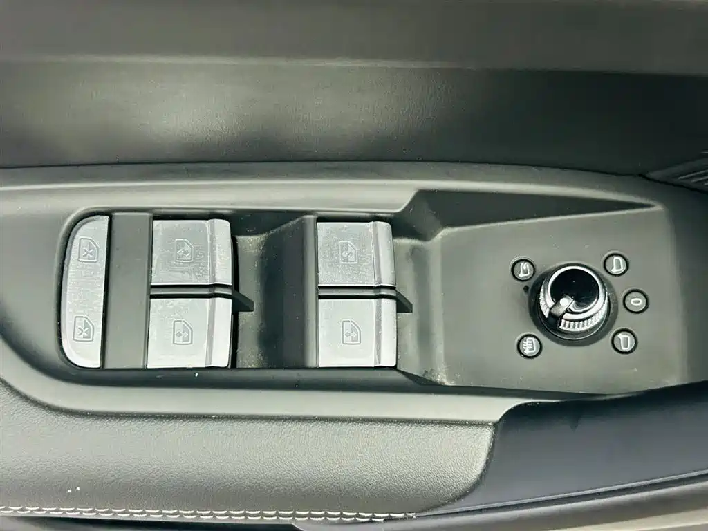 Audi Q5L 2024 Model 45 TFSI Luxury Dynamic фото 18