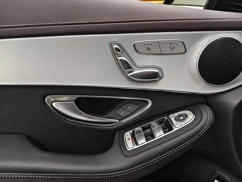 Mercedes-Benz GLC 2021 GLC 260 L 4MATIC Sporty фото 7