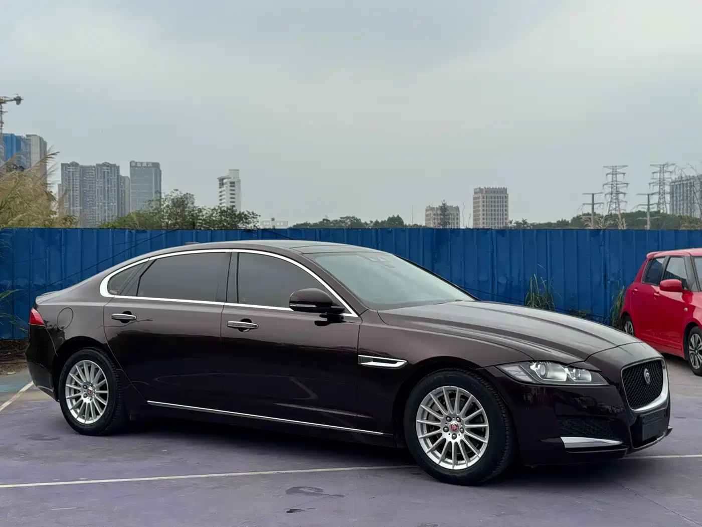 Jaguar XFL 2017 XFL 2.0T 200PS Luxury Edition фото 3