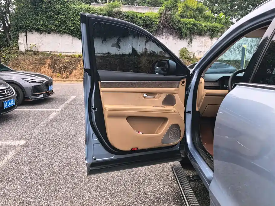 Aito M7 2023 2022 1.5T AWD Luxury Edition