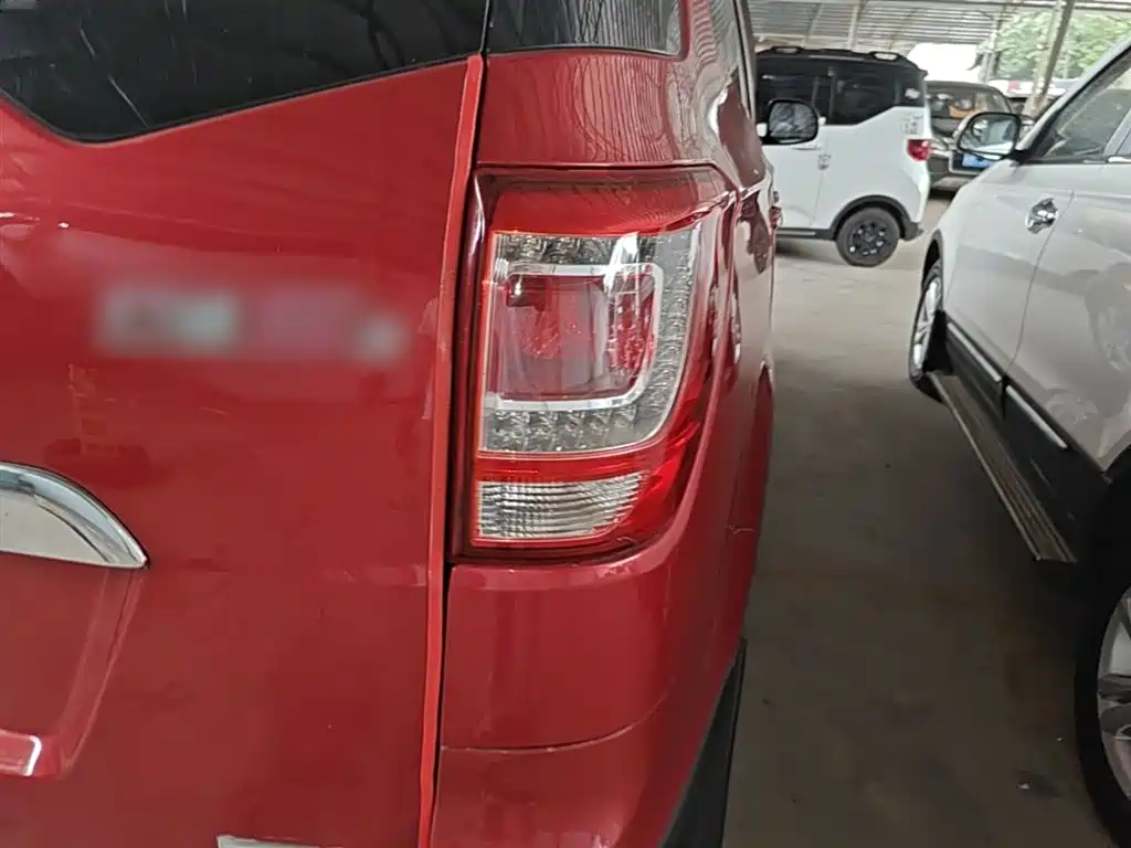 صورة 8 - BAIC Huansu S3