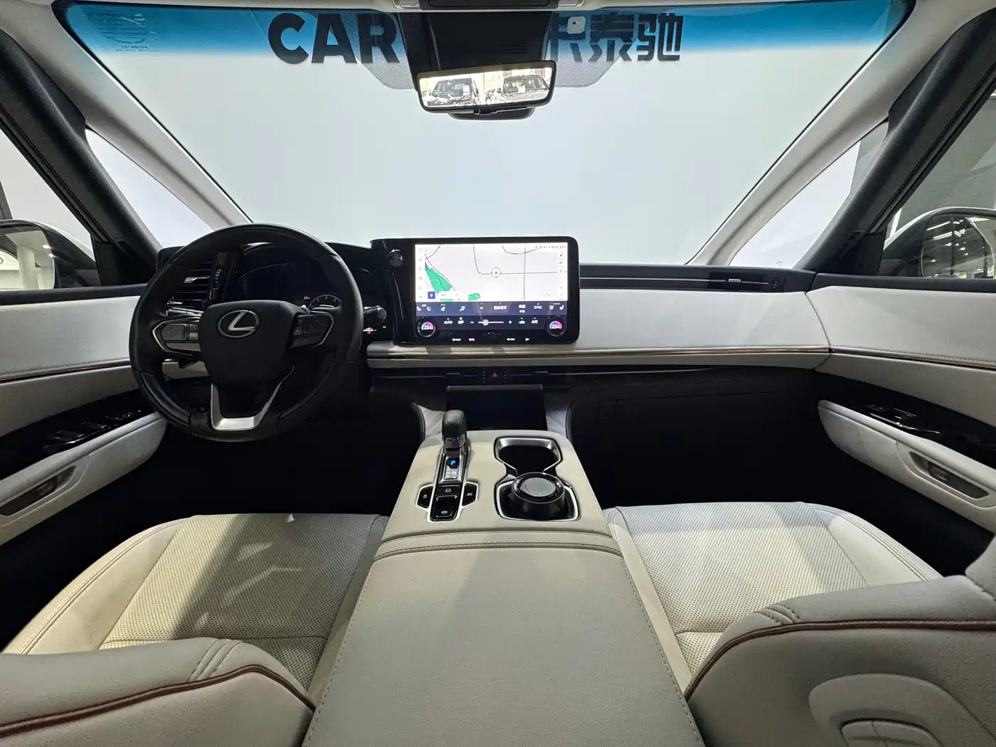 Lexus LM 2023 350h 7-Seater Elegance Edition фото 15