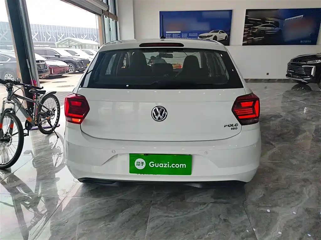 Volkswagen Polo 2019 Plus 1.5L Automatic Panorama Enjoyment Edition фото 6