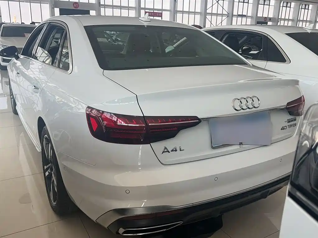 Audi A4L 2020 40 TFSI Luxury Dynamic фото 9