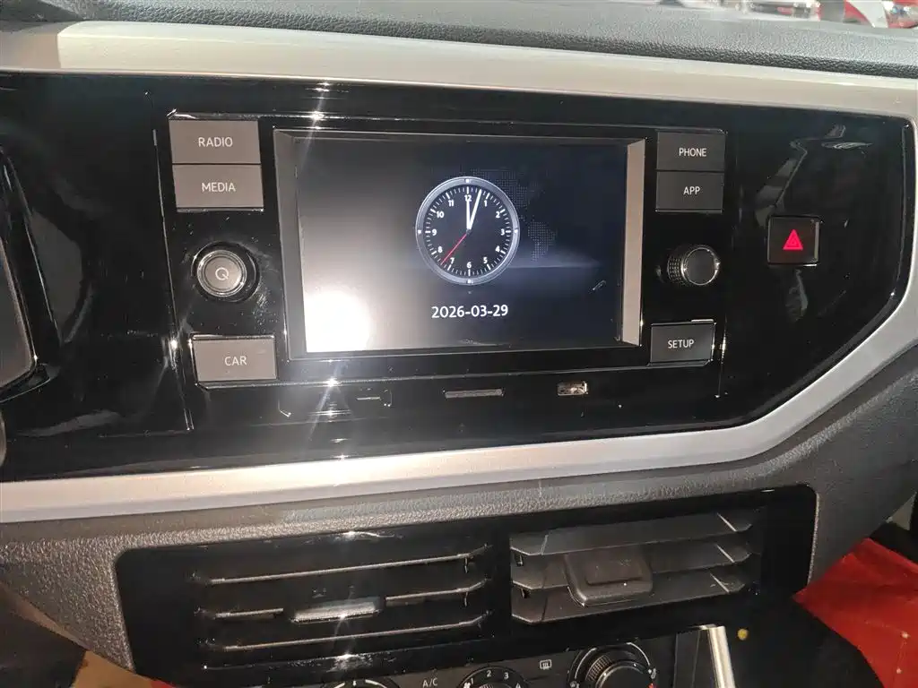 Volkswagen Polo 2019 Plus 1.5L Automatic Colorful Tech Edition фото 13