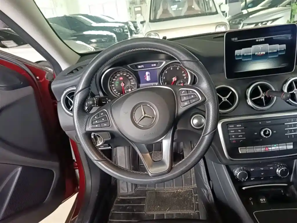 Mercedes-Benz GLA 2017 GLA 200 Fashion фото 11
