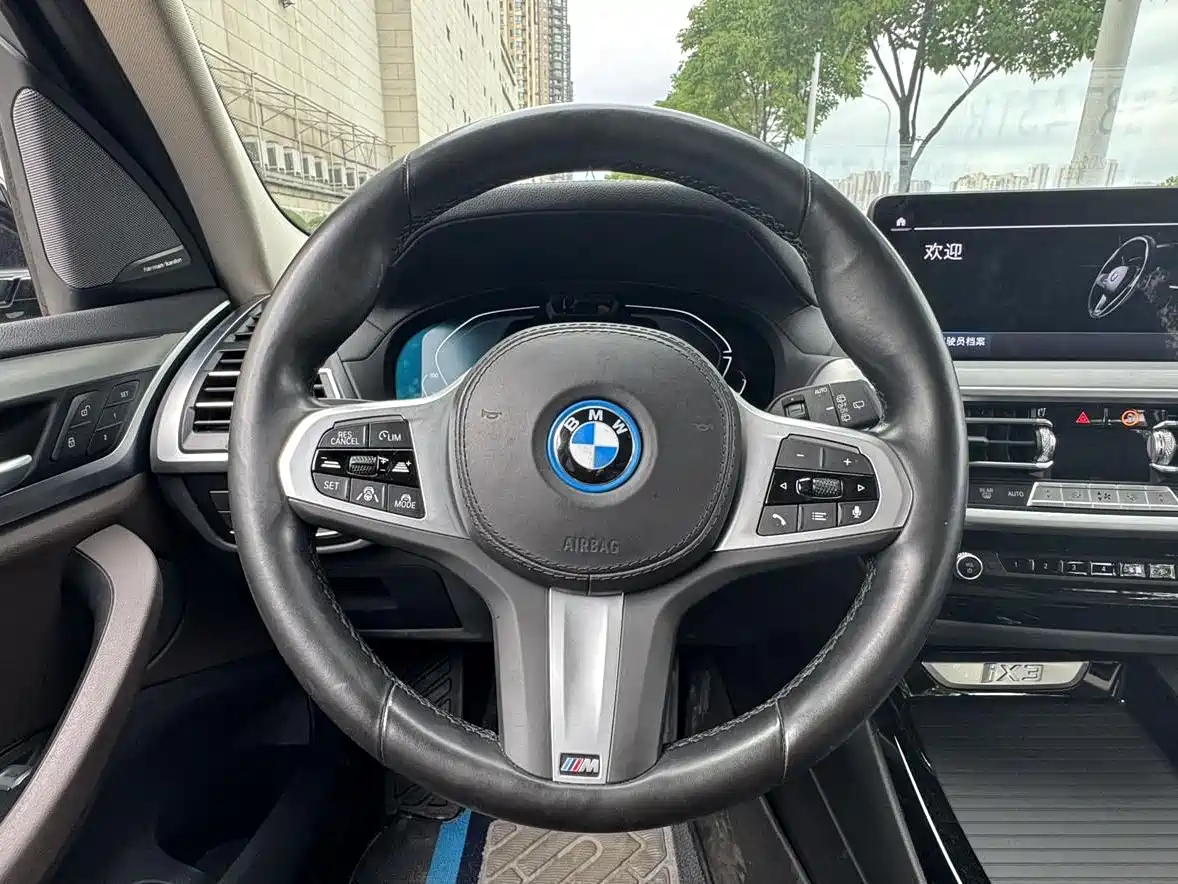 BMW iX3 2022 Innovation Leader фото 11