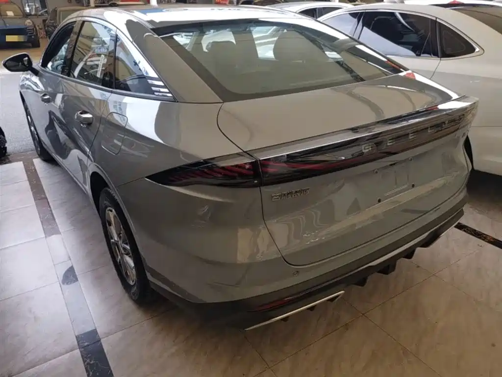 Geely Galaxy Galaxy L6 2025 EM-i 60km Voyage Edition фото 5