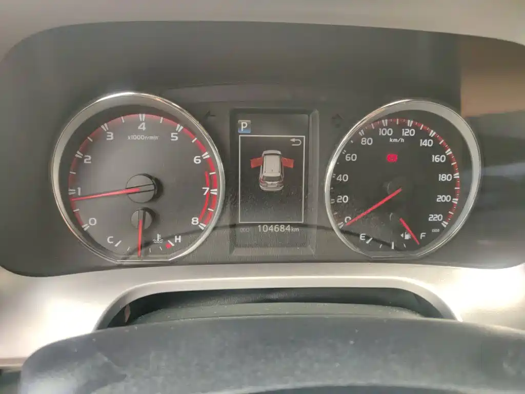 صورة 8 - Toyota RAV4 Rongfang