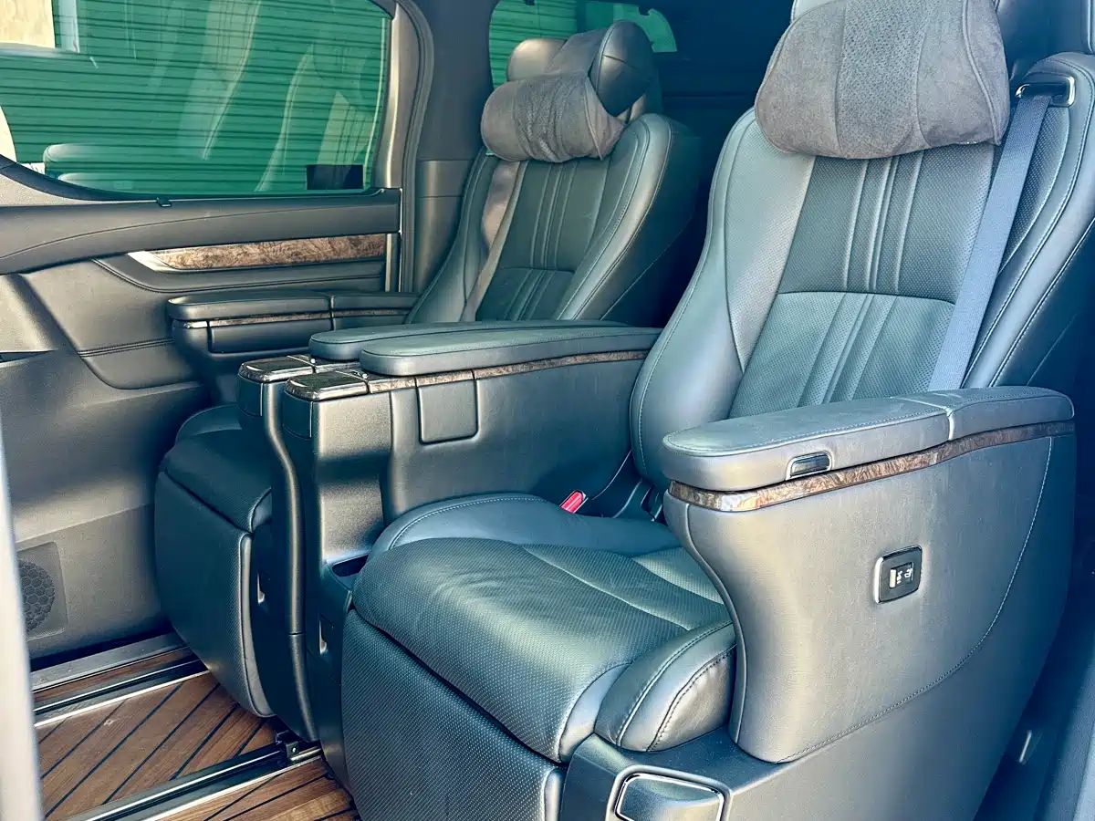 Toyota Alphard 2021 Hybrid 2.5L Premium фото 9