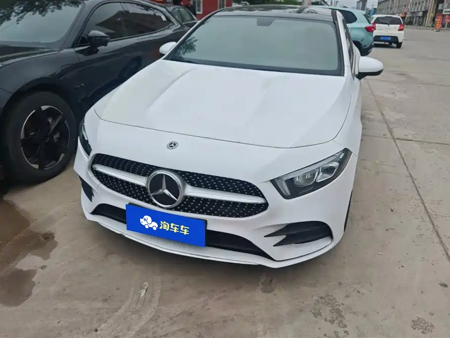 Mercedes-Benz A-Class 2022 A 200 L Sport Sedan Dynamic фото 2