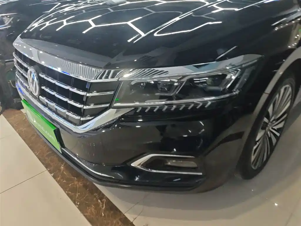 Volkswagen Passat 2019 330TSI Luxury Edition China VI фото 24