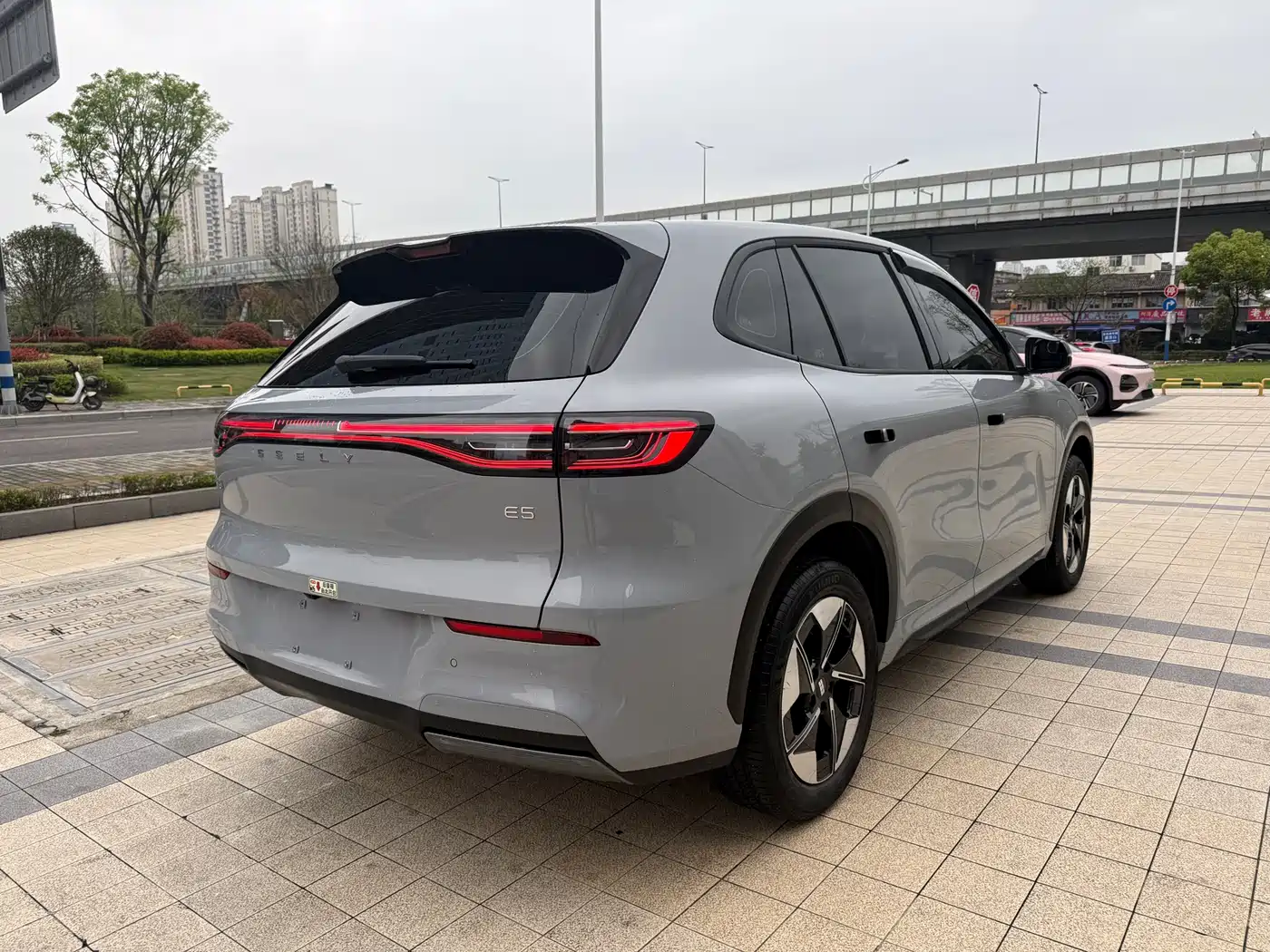 GEELY GALAXY GALAXY E5