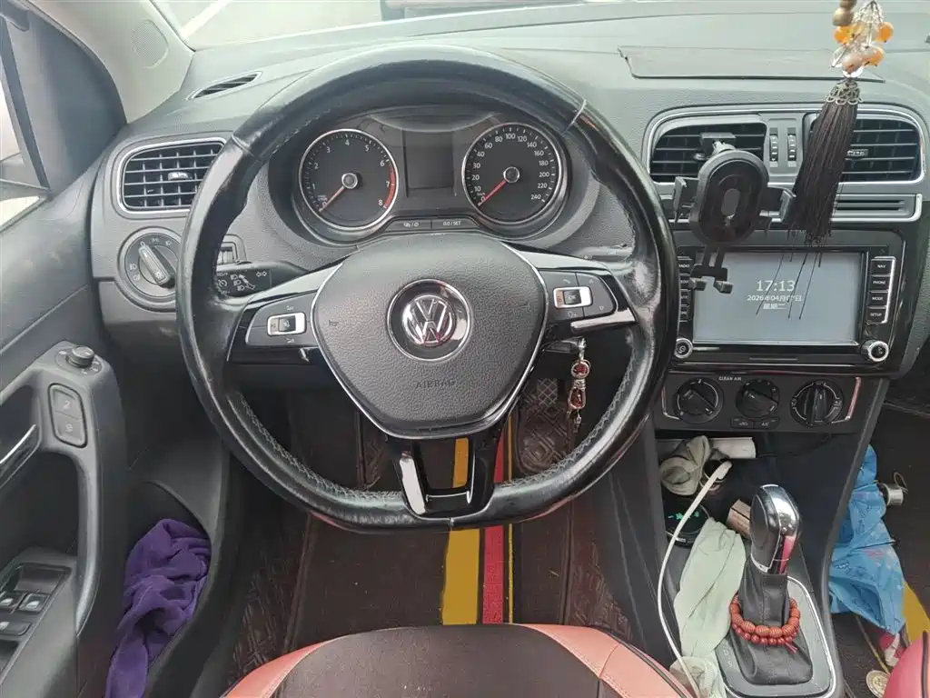 Volkswagen Polo 2016 1.6L Automatic Comfort фото 3