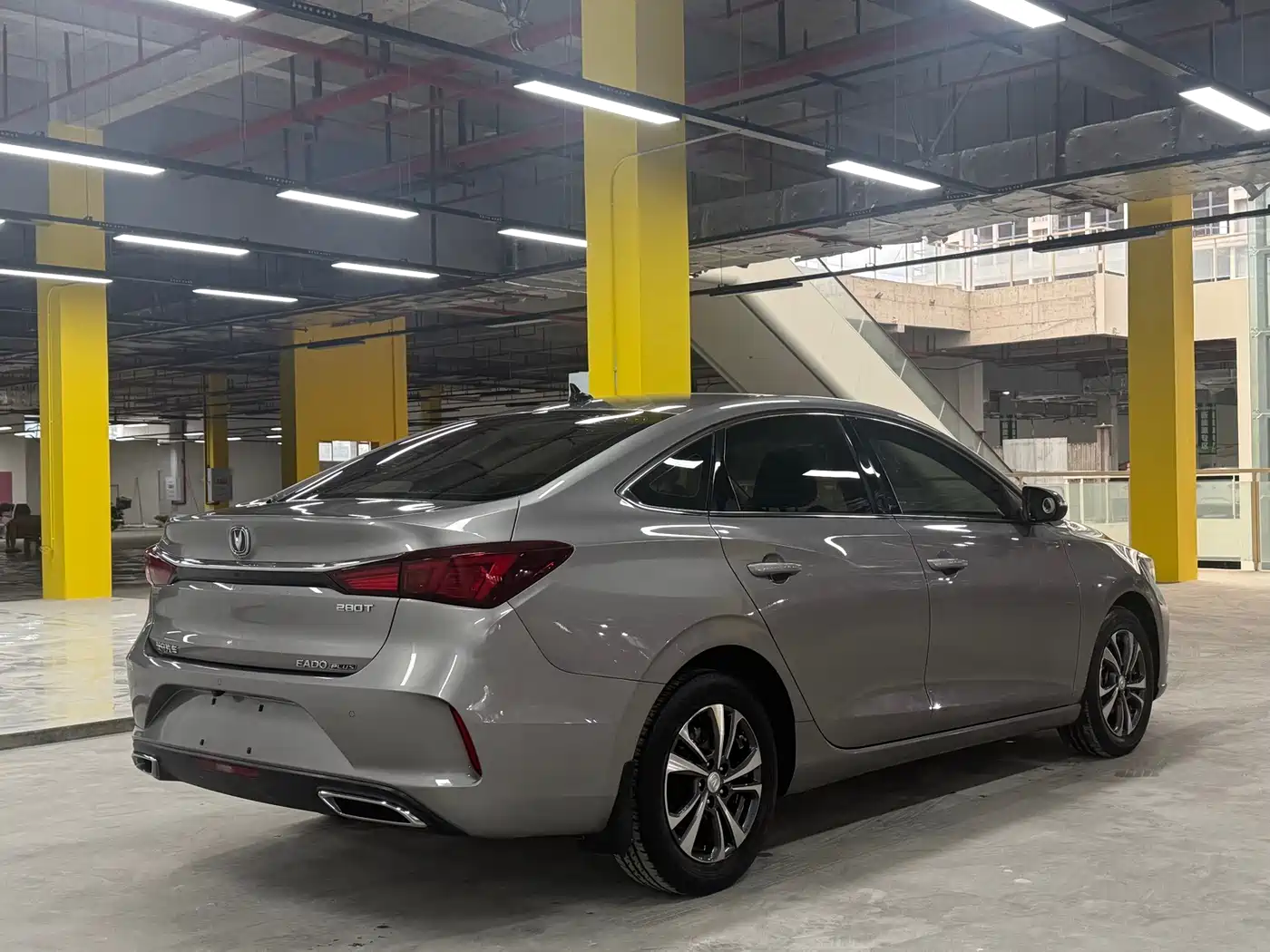 Фото 4 - Changan Eado