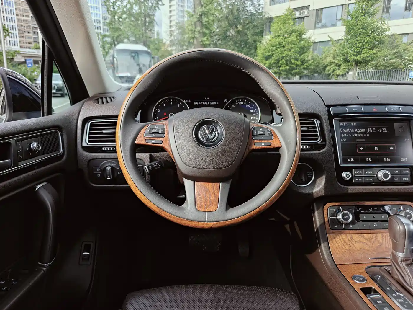 Volkswagen Touareg 2018 3.0TSI Glory Collector's Edition фото 9