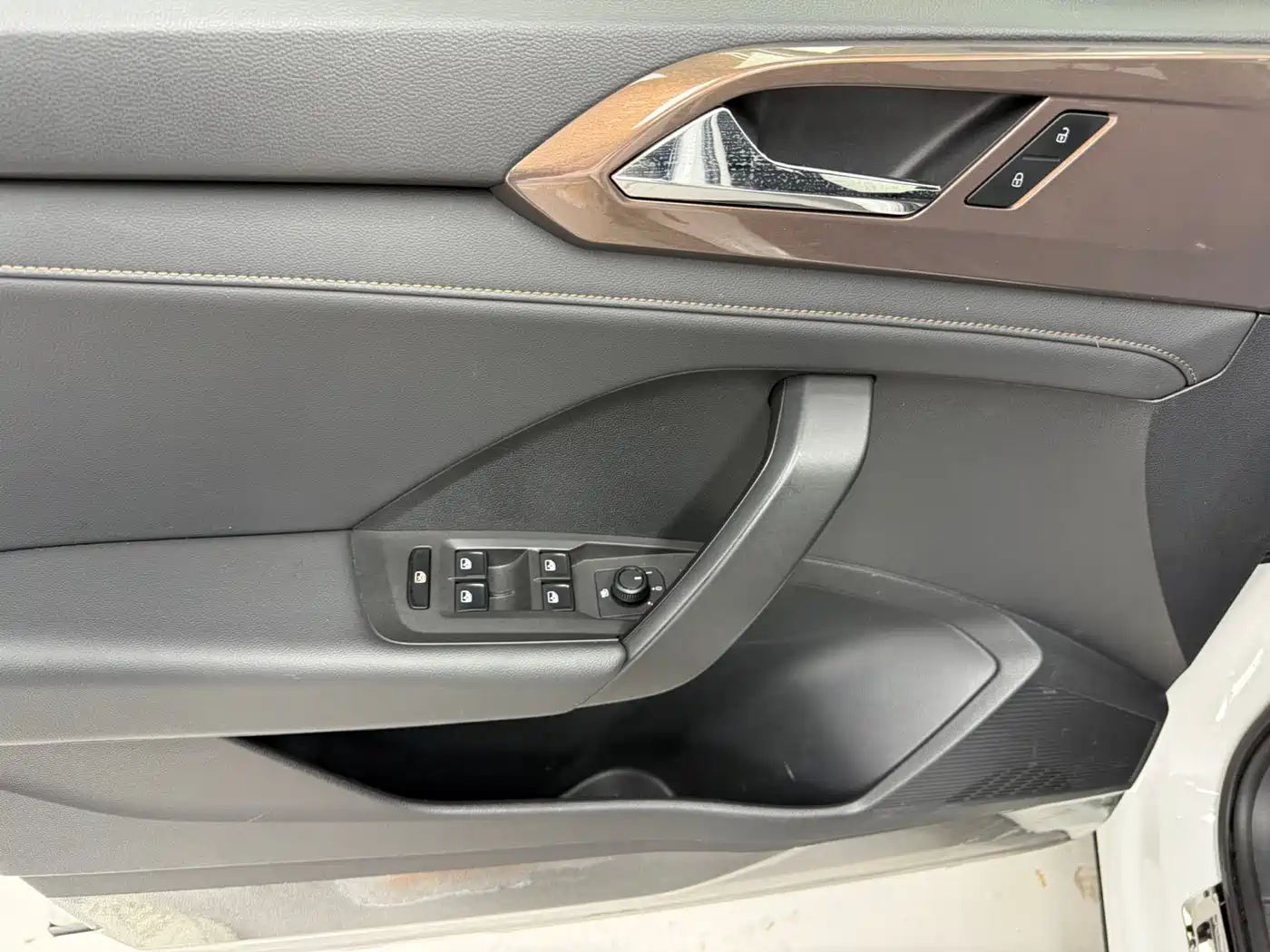 Volkswagen Tharu 2021 280TSI 2WD Luxury Plus фото 13