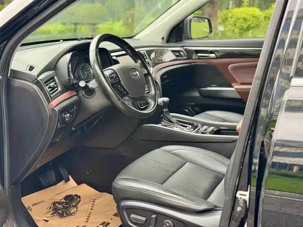 GAC Trumpchi Trumpchi GS8 2017 320T 2WD Luxury Smart Connect (7-seater) фото 4