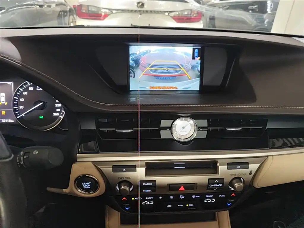 Lexus ES 2015 200 Elite Edition фото 12