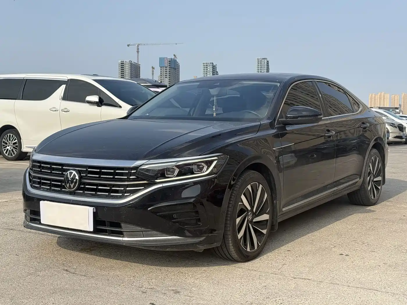 Volkswagen Passat 2022 330TSI Luxury Edition