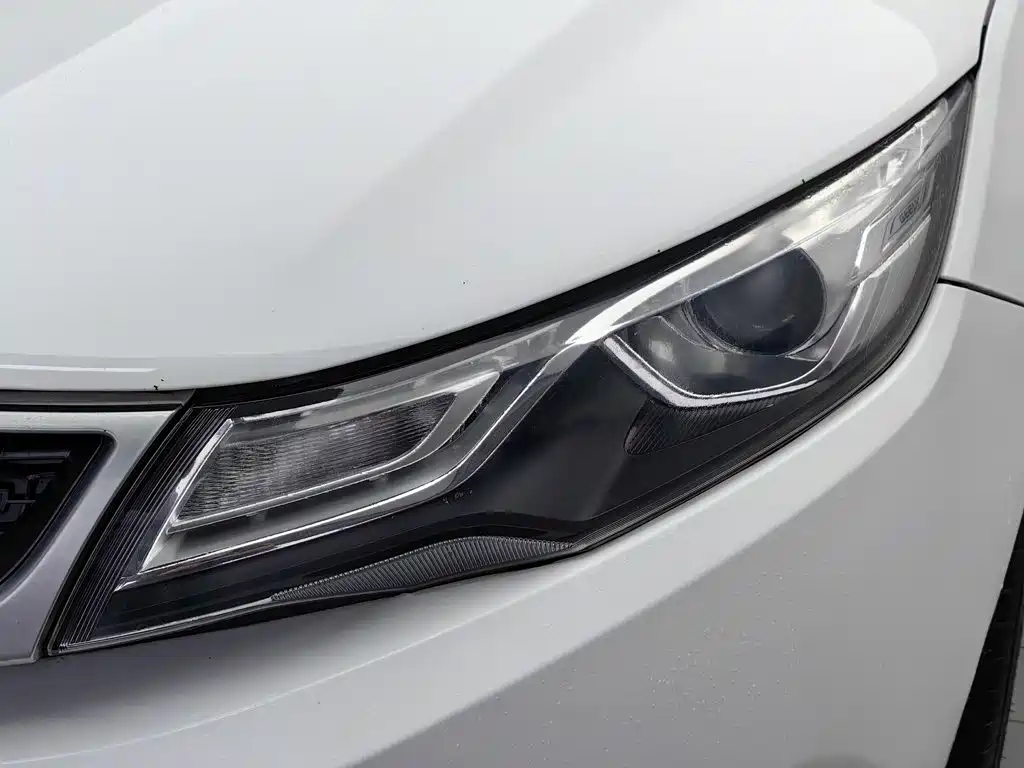 Фото 7 - Geely Emgrand GL