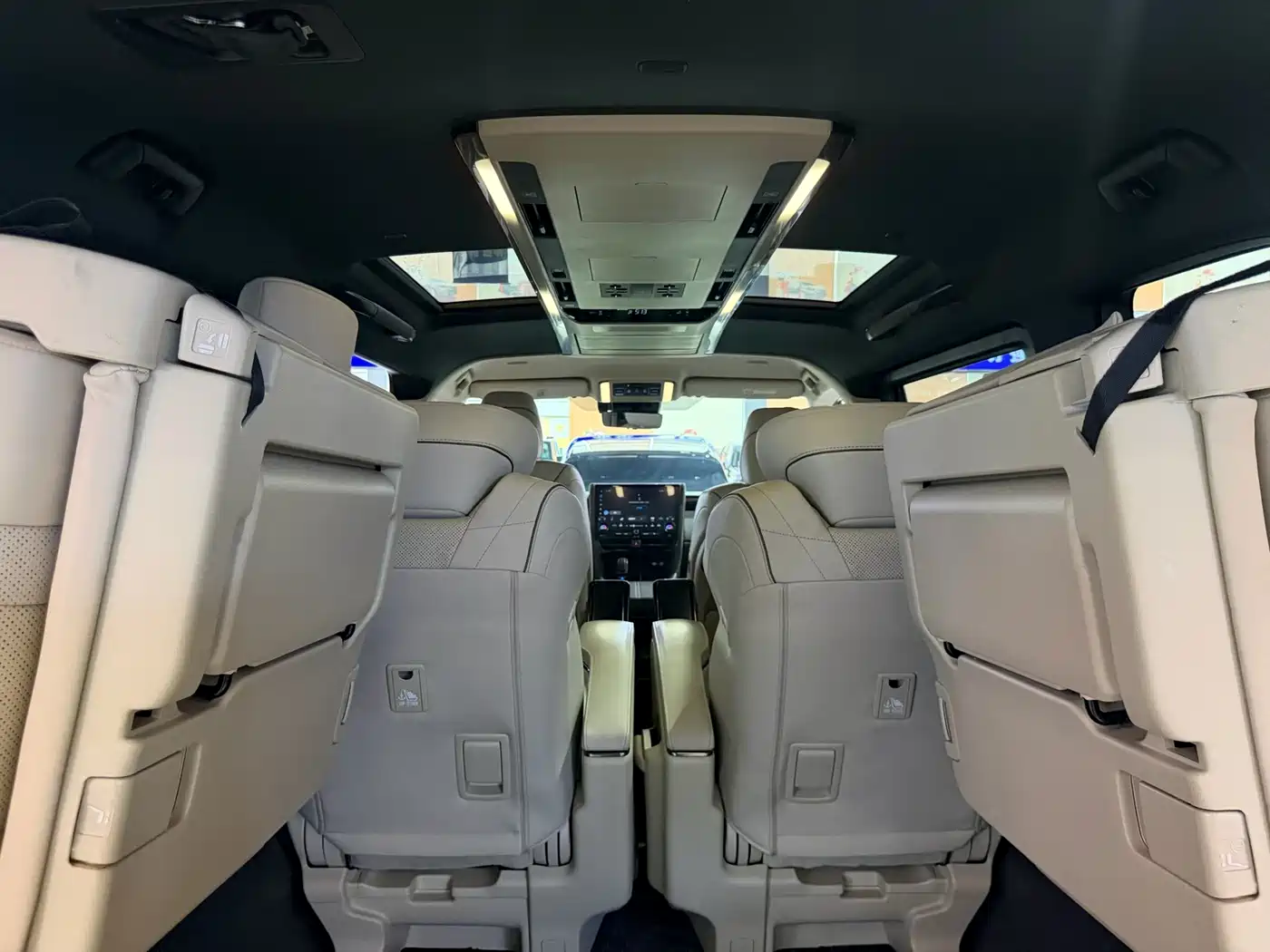 Toyota Alphard 2024 Hybrid 2.5L Prestige Edition фото 4