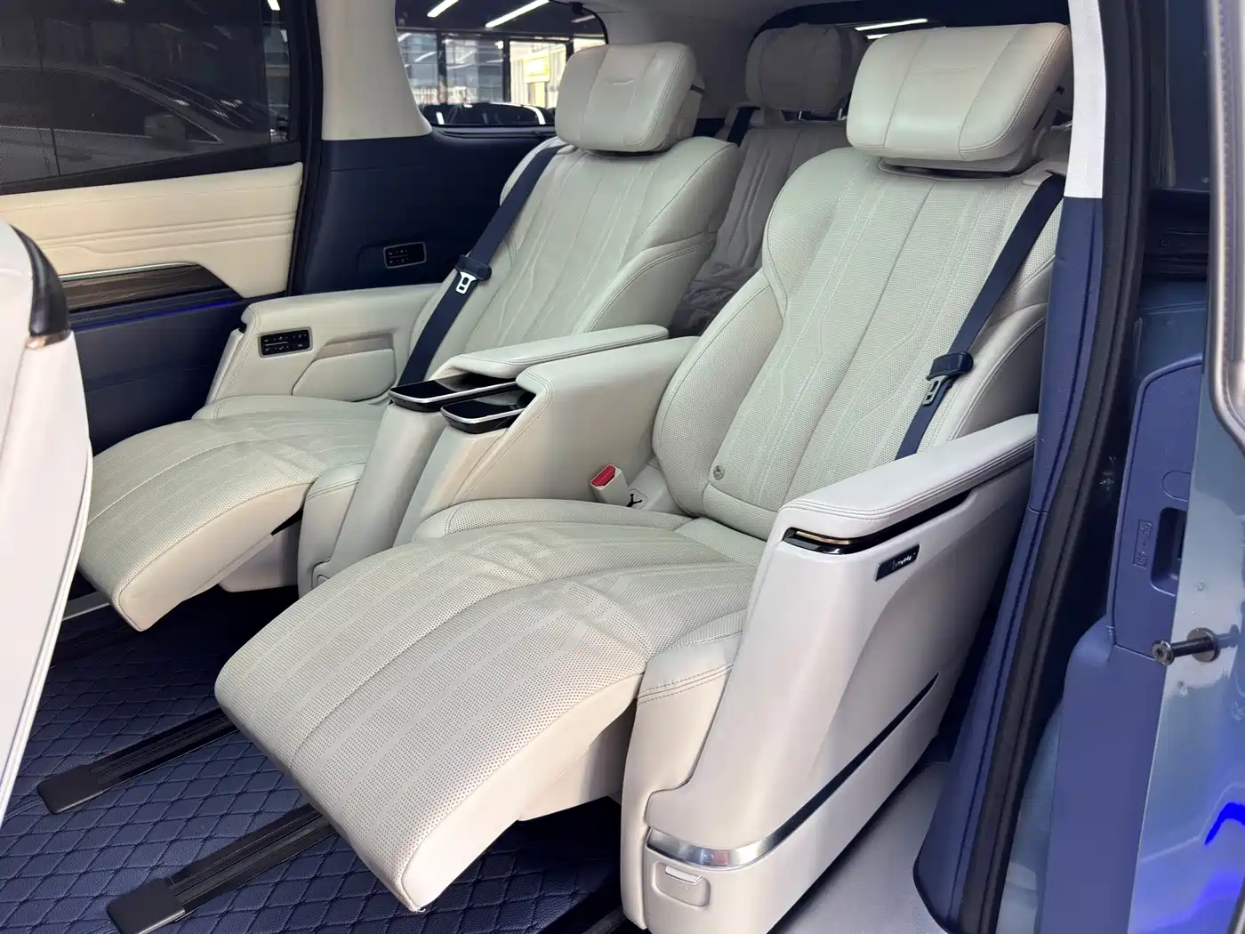 Buick Century 2024 2023 2.0T 7-Seater World Edition