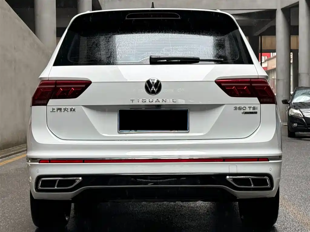 Volkswagen Tiguan L 2023 380TSI 4WD R-Line Premium 7-seater фото 4