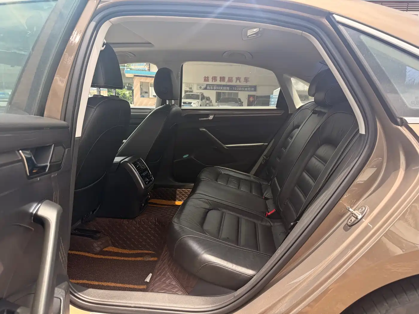 Volkswagen Passat 2017 330TSI DSG Prestige фото 6