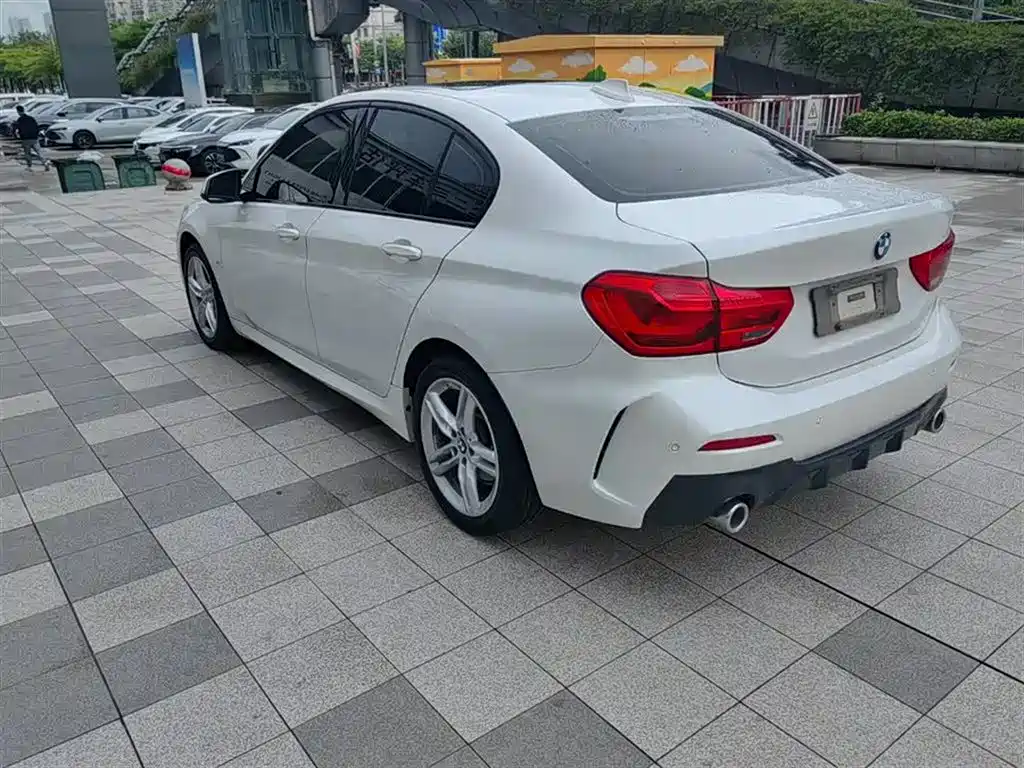 BMW 1 Series 2020 Model 120i M Sport Package фото 9