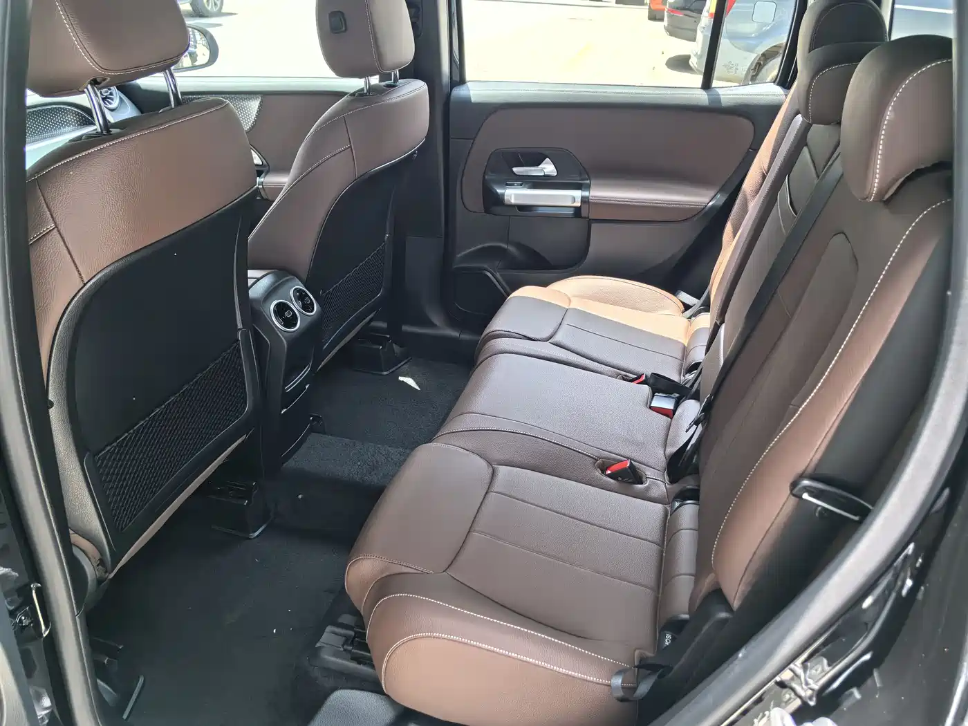 Mercedes-Benz GLB 2025 Model GLB 220 Fashion Style фото 11