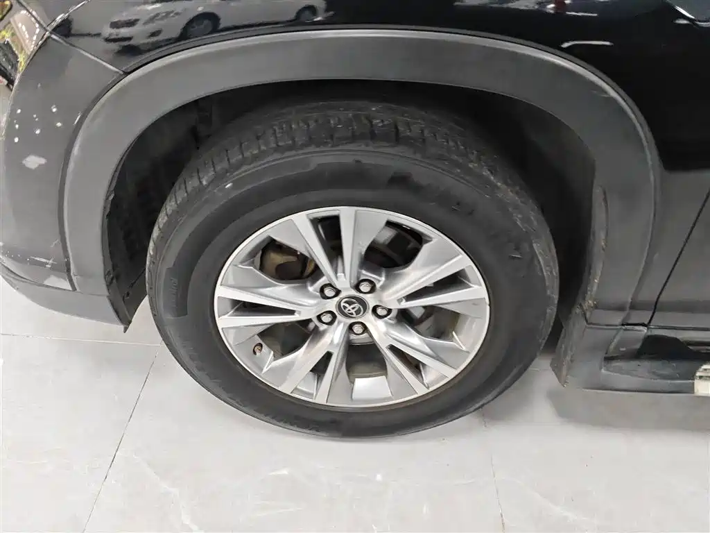 Toyota Highlander 2017 2.0T 4WD Elite 7-Seater фото 25