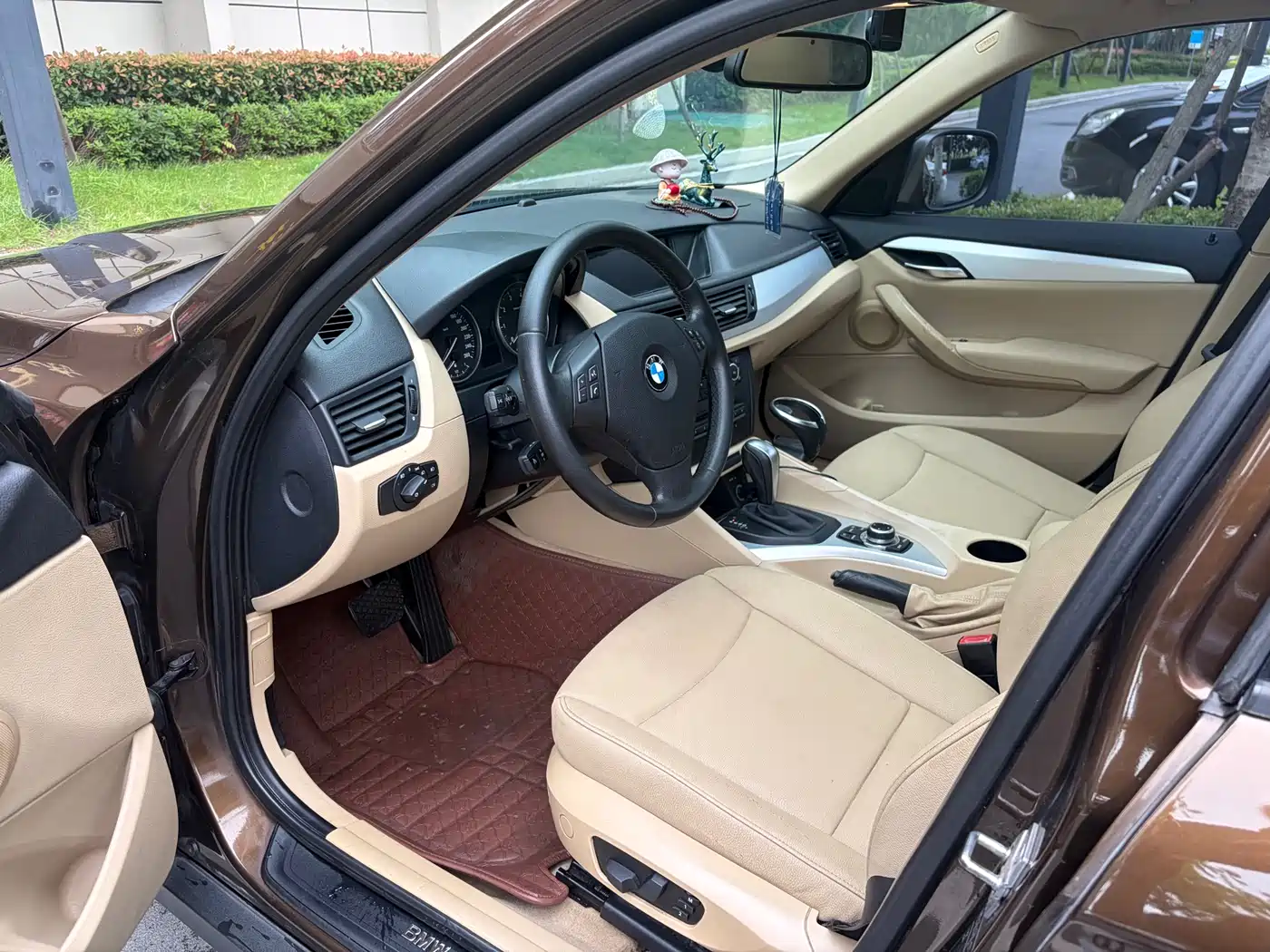BMW X1 2012 xDrive20i Luxury фото 4