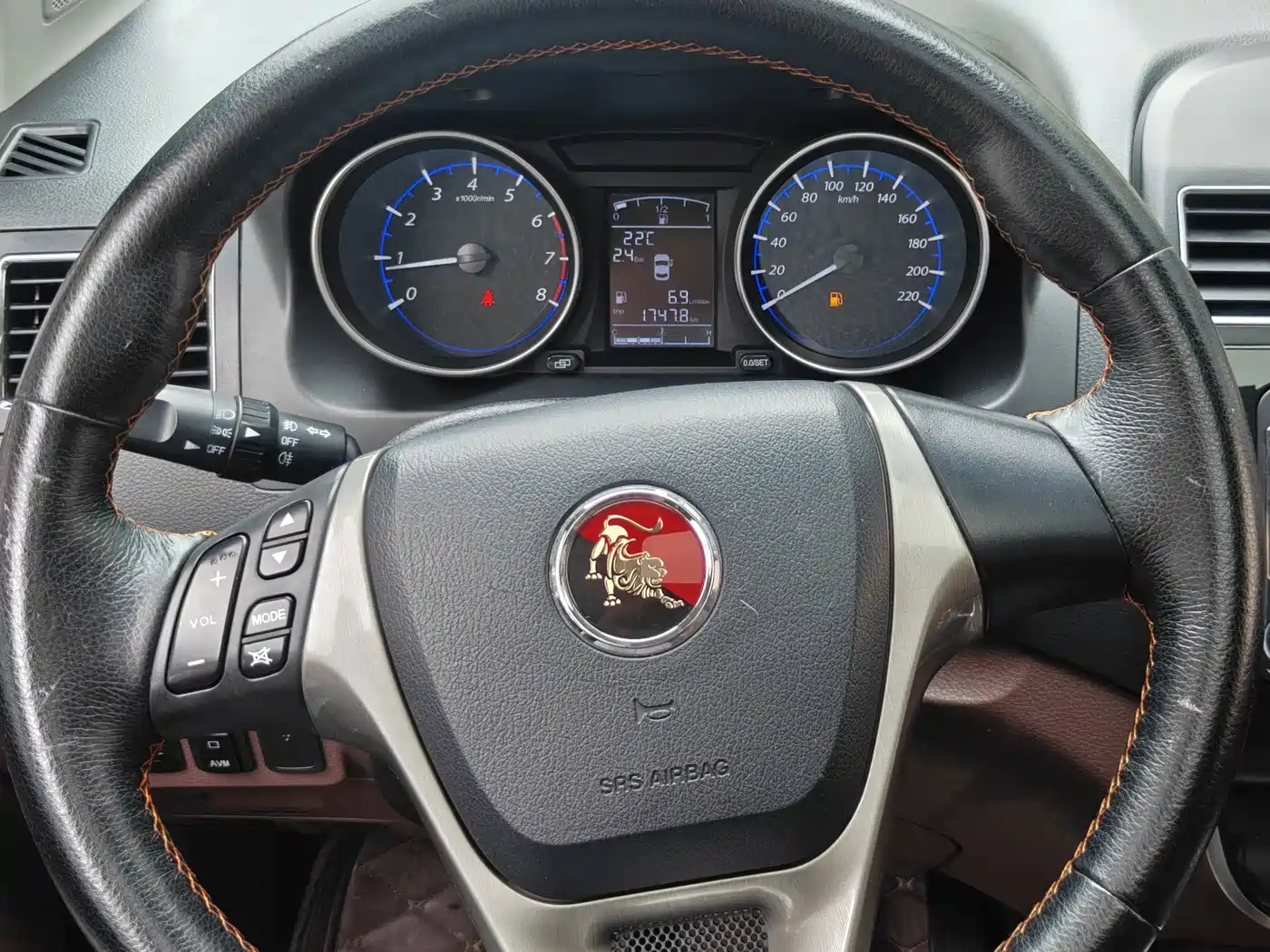 Dongfeng Fengxing Jingyi X5 2017 2016 1.6L Manual Premium