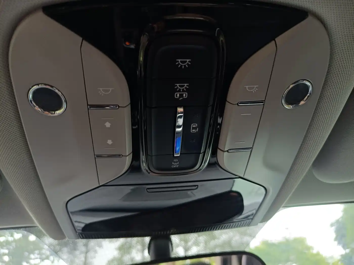 GAC Trumpchi Trumpchi M8 2018 320T Exclusive Edition фото 16